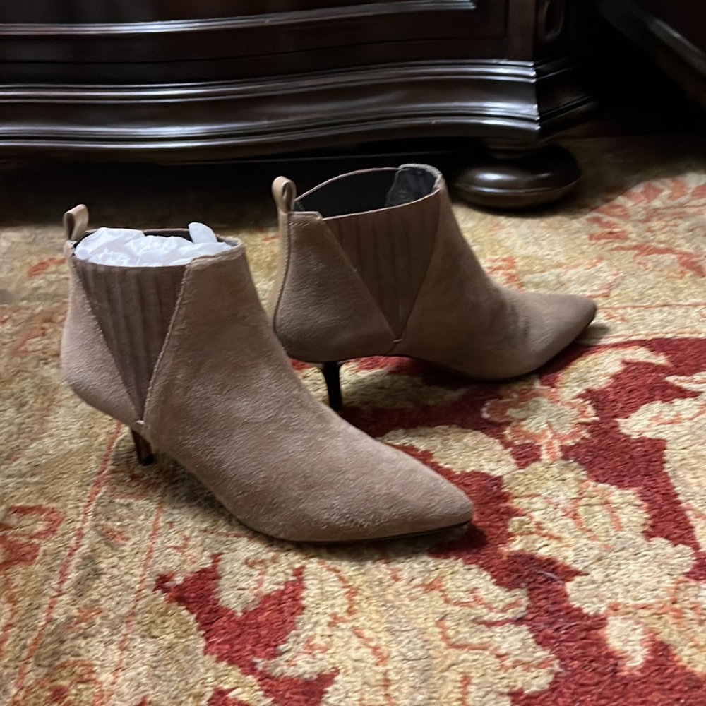 Donald J Pliner Faie Suede Kitten Heel Bootie 8